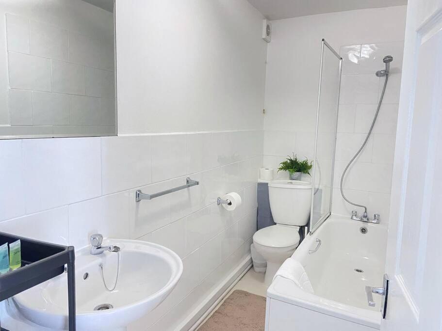 Stylish & Tranquil Flat With Excellent Connections Apartment London Luaran gambar