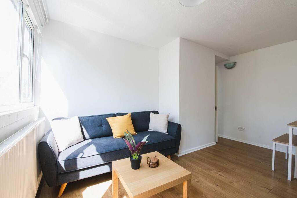 Stylish & Tranquil Flat With Excellent Connections Apartment London Luaran gambar
