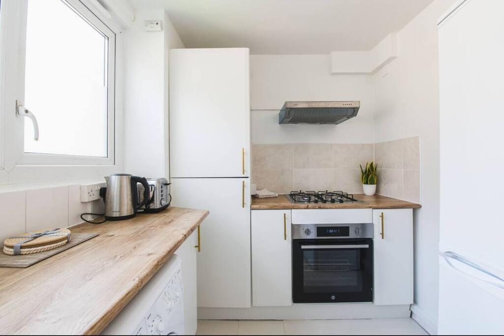 Stylish & Tranquil Flat With Excellent Connections Apartment London Luaran gambar